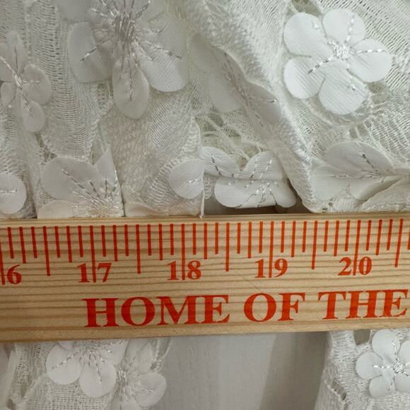 Lulus Blossom On Over White Lace Faux Wrap Bodysuit NWT Women’s M Long Sleeves - Picture 11 of 13